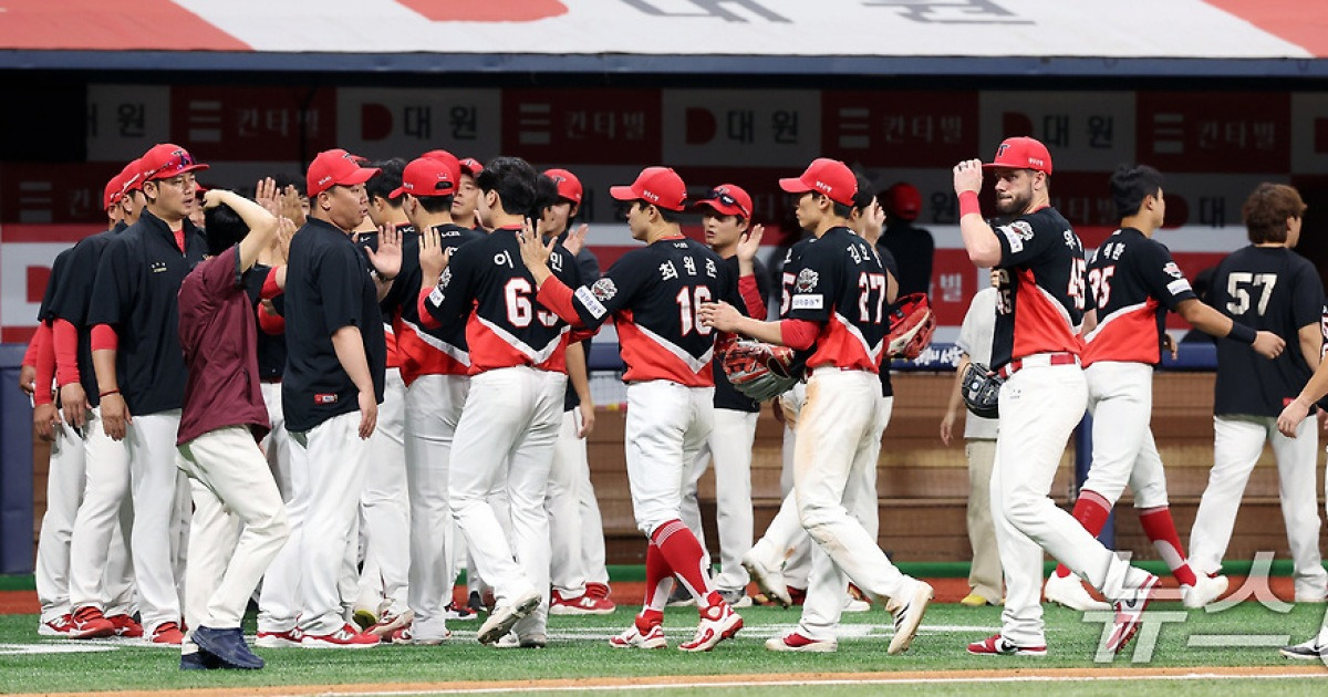 KIA, 주전 빼고 어린 야수 라인업 포진…가을야구 포기했나