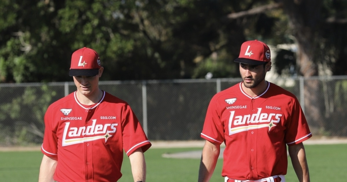 “타 구단 러브콜 있었다” 비결이 뭐길래…SSG, 어떻게 ‘외국인 10승 듀오’ 앤더슨-화이트 배출하게 됐나 [SS시선집중]