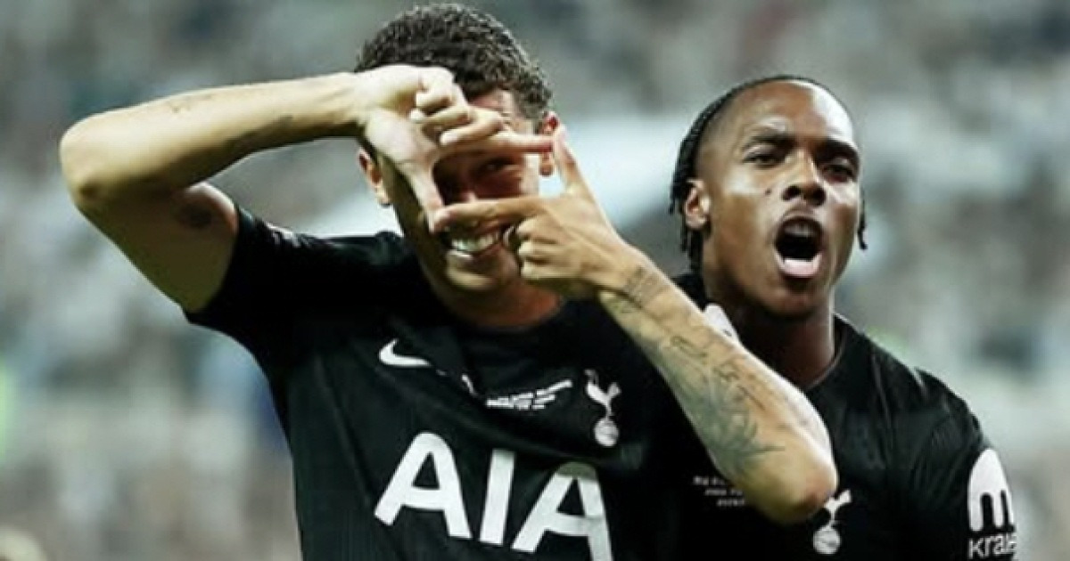 "쏘니 나 어떡해" 손흥민 세상에서 제일 존경하는 '토트넘 영웅', SON 사상 첫 우승 일등 공신→방출 후보? "나설 자리 잃었다"