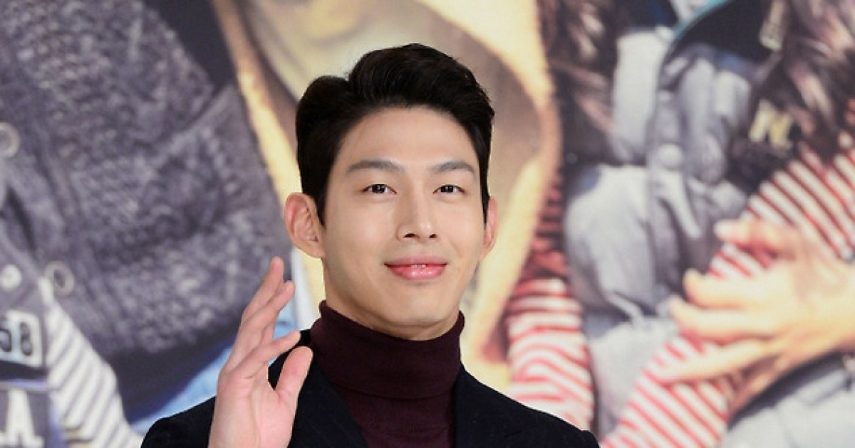 [공식] UN 최정원, '불륜남' 누명 벗었다…법원 "부정행위 아냐"