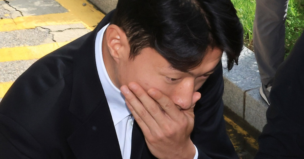 [오피셜]"준 영구제명→국가대표 불가" '불법촬영' 황의조, 국내 축구계에서 사실상 퇴출…미온적 대응, 사실 아냐