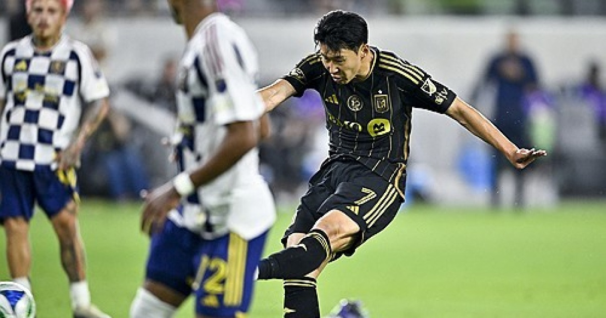 이런 리액션이 나오다니… 손흥민 역전골 지켜본 현지 해설 반응은