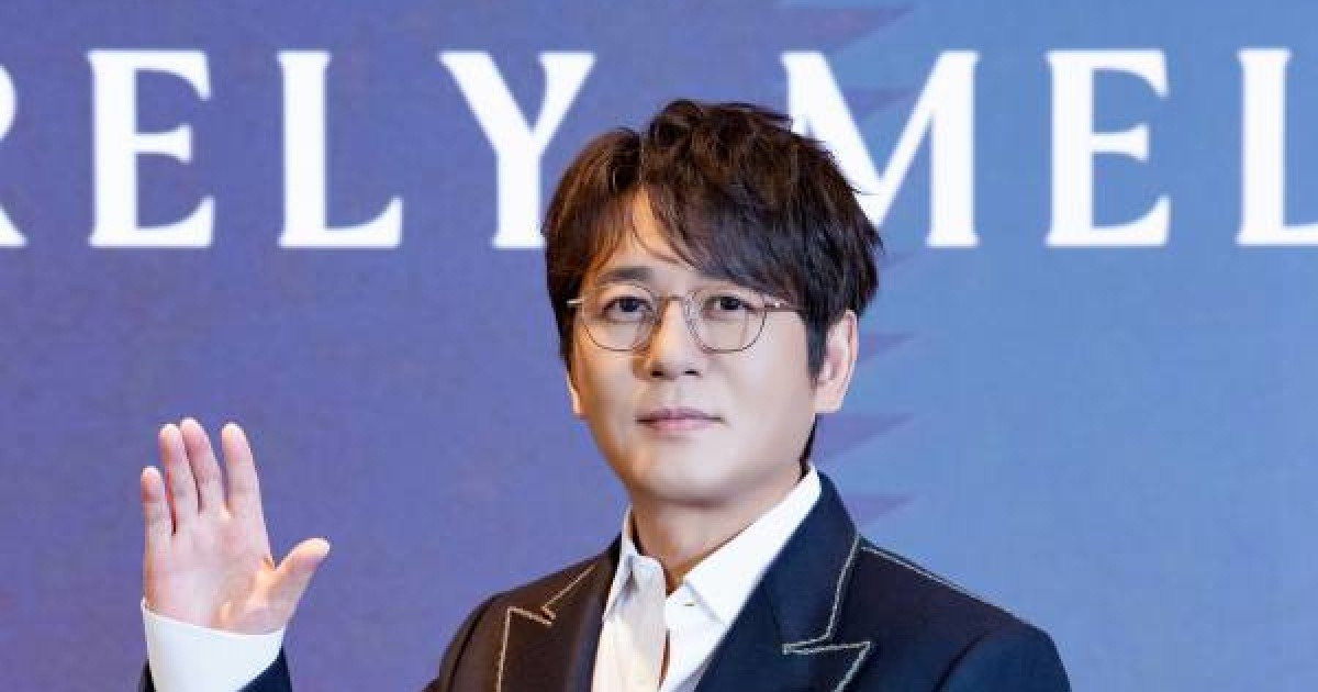 신승훈, 10년만 정규 앨범으로 '컴백'… "신곡으로 꽉 채워"