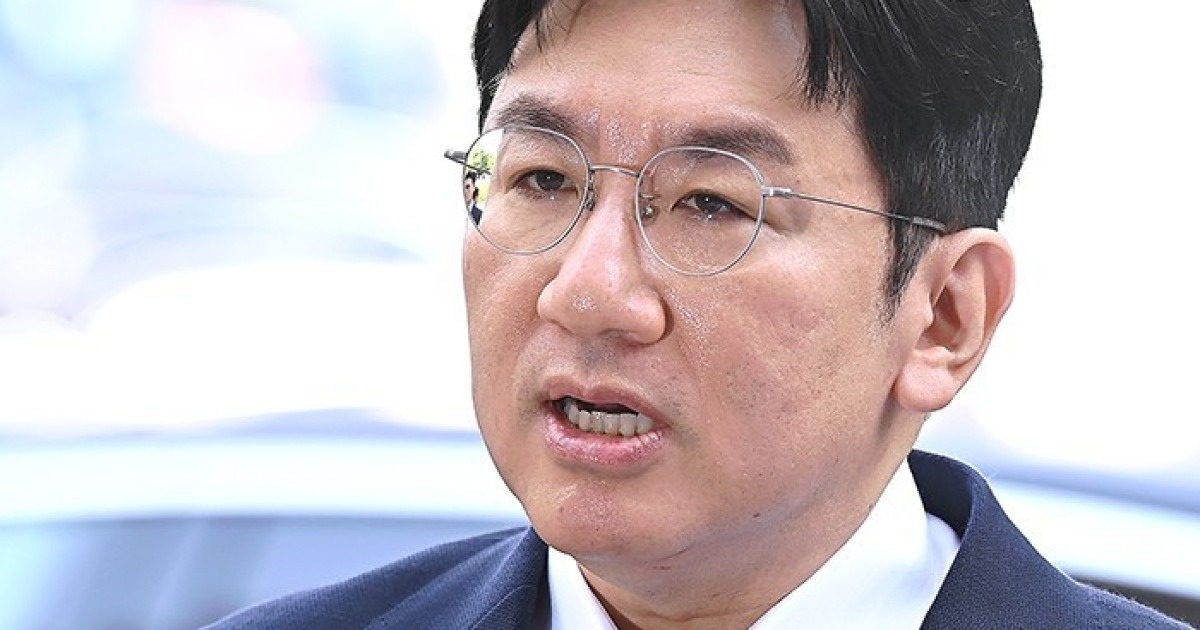 방시혁, 2차 소환 조사...경찰 "좀 더, 확인할 게 있다"