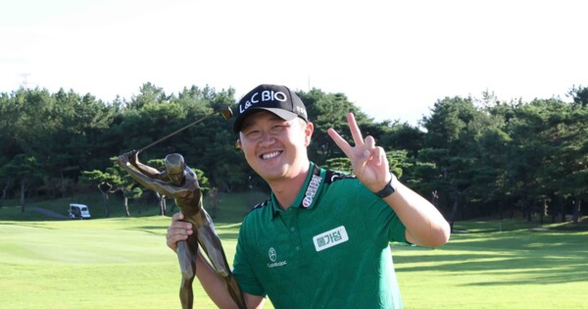 박성국, '시드 걱정 날린' 골프존 오픈 우승…7년만에 KPGA 2승째(종합)