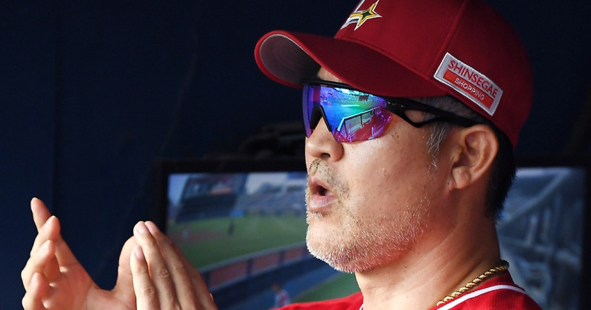 "어금니 꽉 깨물고 안썼던 것이..." 같은 4위로 출발한 8월인데... 작년에 5강 탈락→올해는 3위. 이숭용이 밝힌 비결은[인천 코멘트]