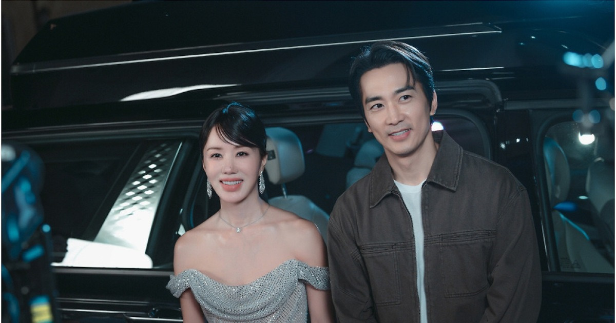 엄정화♥송승헌, 초밀착 포옹…컴백쇼는 '핑크빛' 엔딩? ('금쪽같은 내 스타')