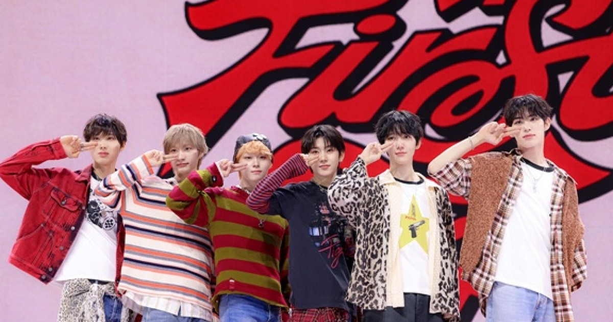 JYP 신예 킥플립, '처음 불러보는 노래' 음원차트 1위 찍었다…컴백 질주 시작