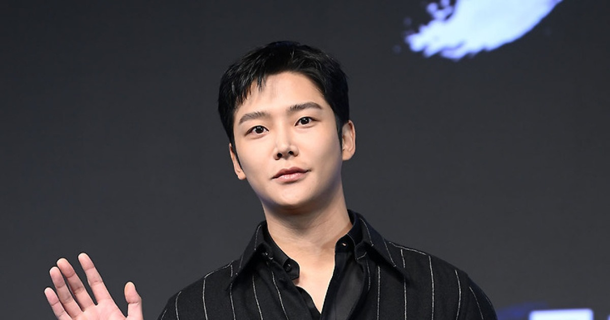 로운, 가장 큰 무기 '멋짐' 내려놨다…"'탁류' 분장 즐거워" [엑's 현장]