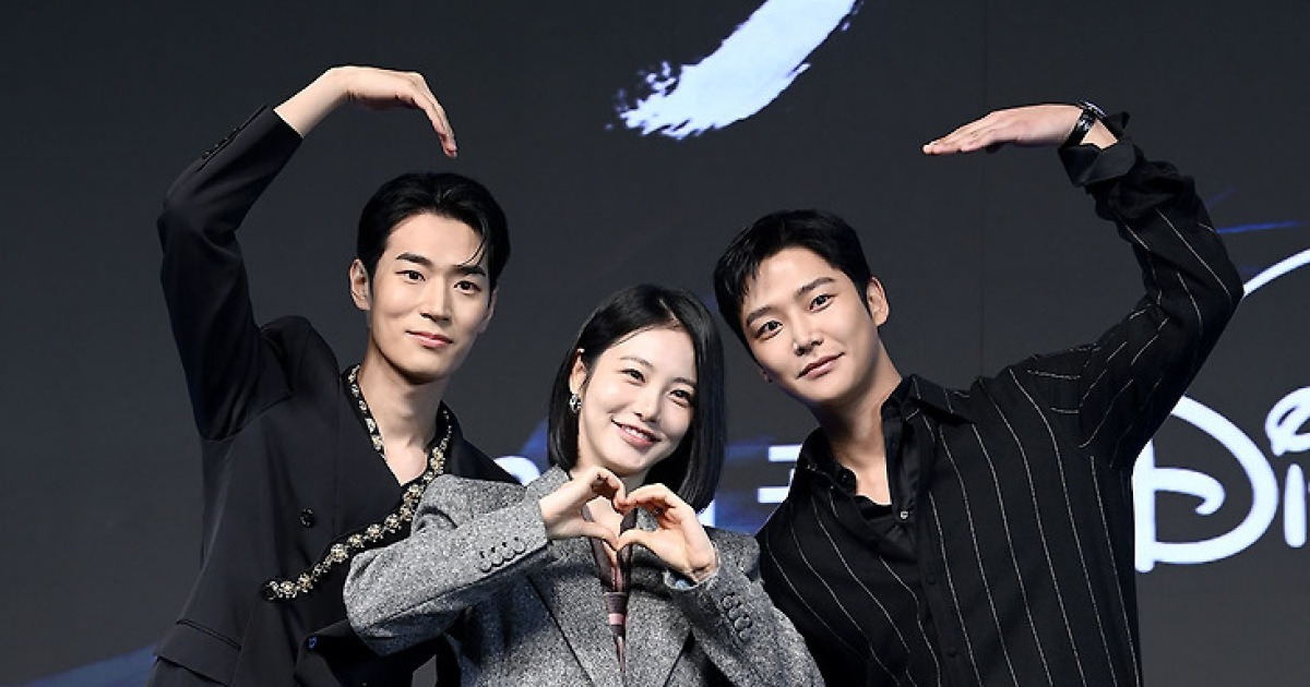 신예은 칭찬에 로운·박서함도 화답 "또래지만 배울 점 많아" (탁류)[엑's 현장]