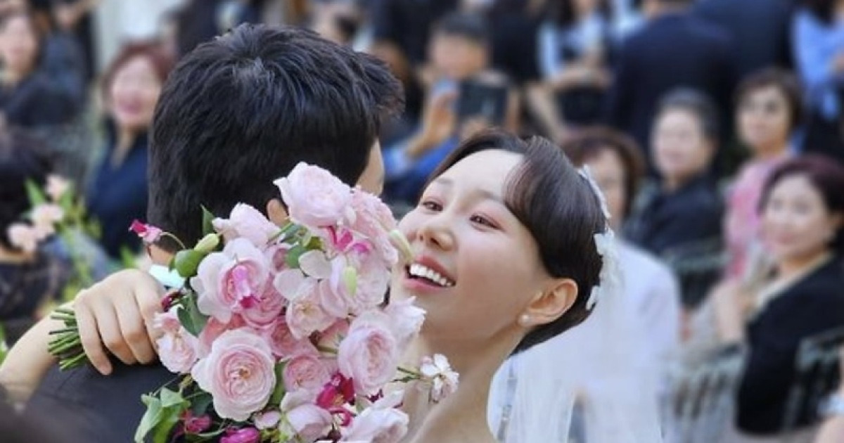 이유영, 득녀 1년 만에 웨딩마치 올렸다…아름다운 결혼식 현장 공개