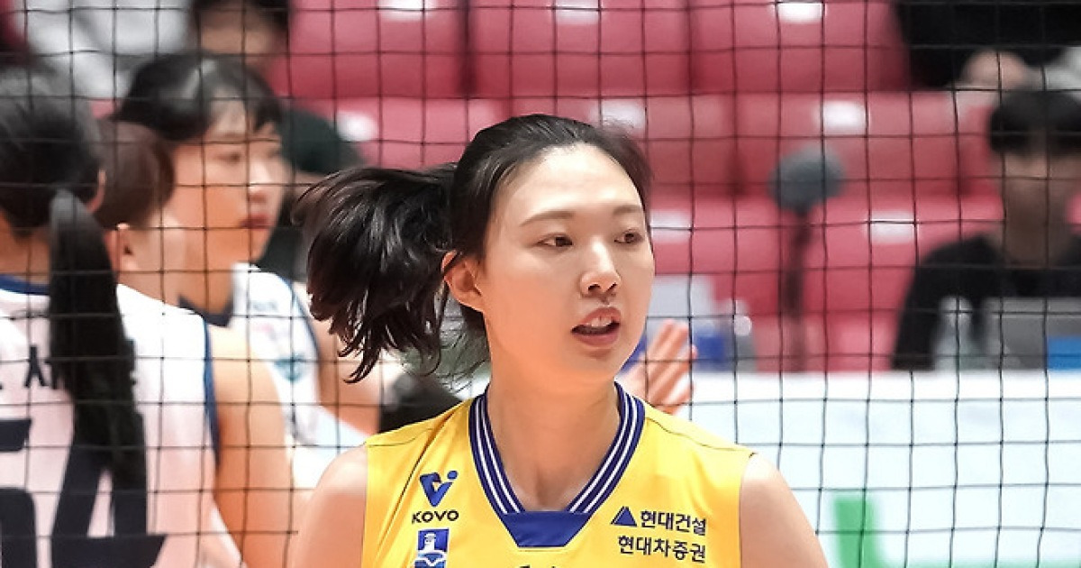 [공식] '네트 앞 충돌' 현대건설 양효진, 왼쪽 무릎 염좌 소견..."차후 경과 관찰 필요"