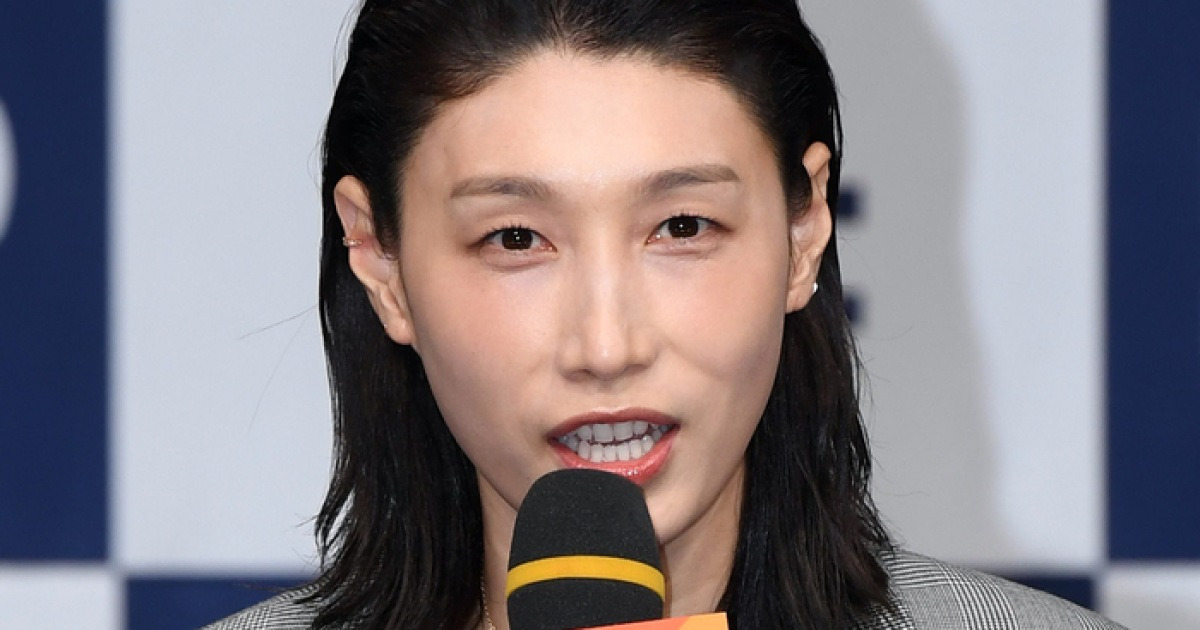 ‘신인감독 김연경’, 제작발표회 중 자꾸 ‘식빵’ 얘기 나오니...