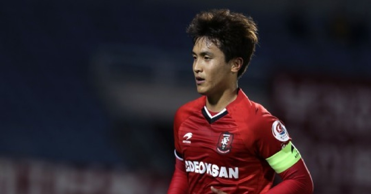 [오피셜] '홍명보호 출신' 서울-부천 레전드 4부리거, 17년 선수생활 끝낸다... 문기한, 당진서 은퇴식