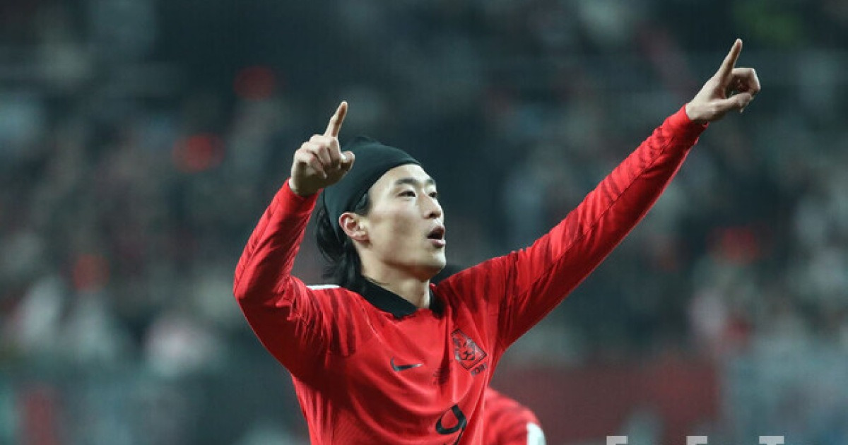 [442.issue] 부활한 조규성, 침묵한 황희찬…홍명보 10월 A매치 ‘공격진 선택’ 주목