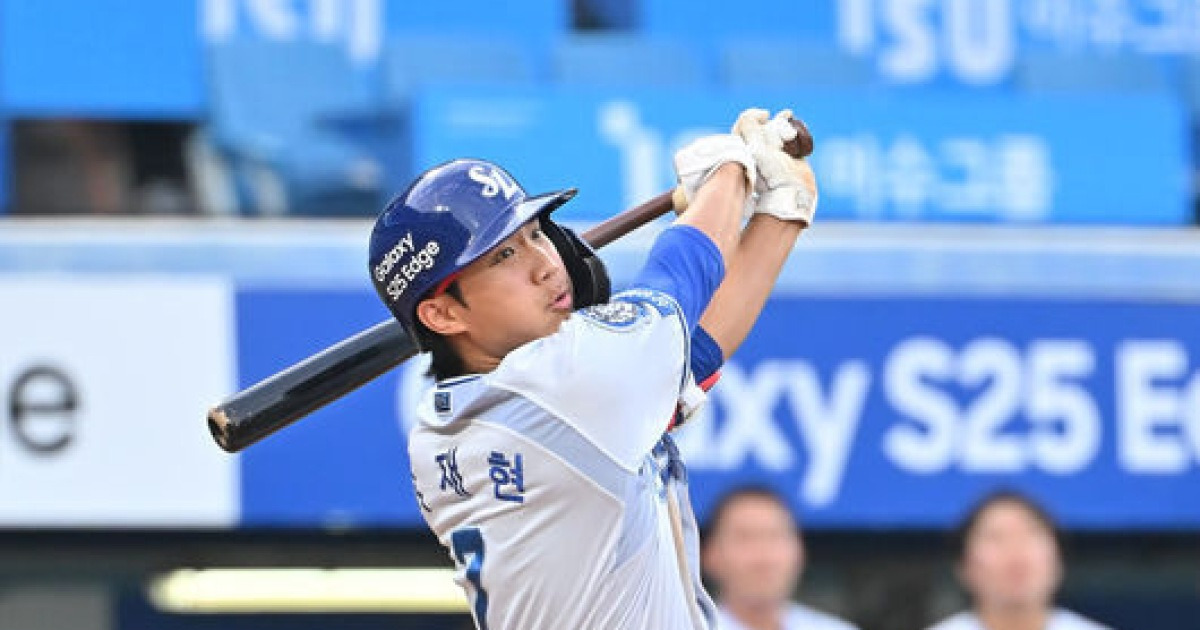 이재현, 데뷔 첫 1회말 선두타자 초구 홈런…시즌 15호로 개인 최다 홈런 경신 [오!쎈 대구]