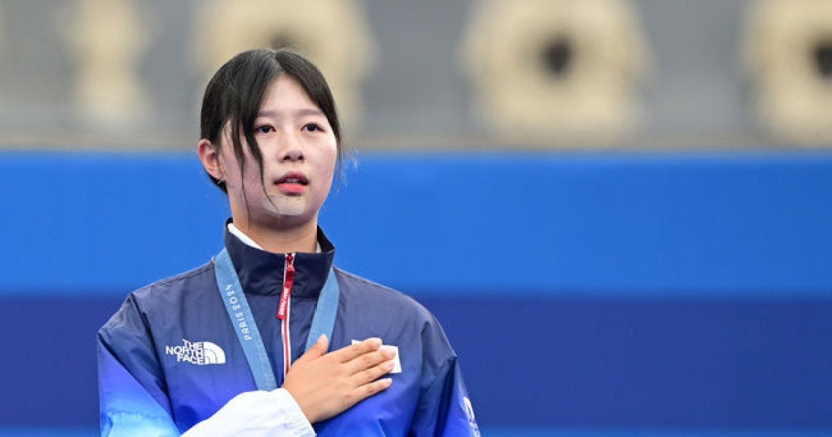“언제부터 국어사전에 등록된 사투리가 일베 용어가 되었나요?” 임시현 변명같은 사과, 논란 더 커졌다