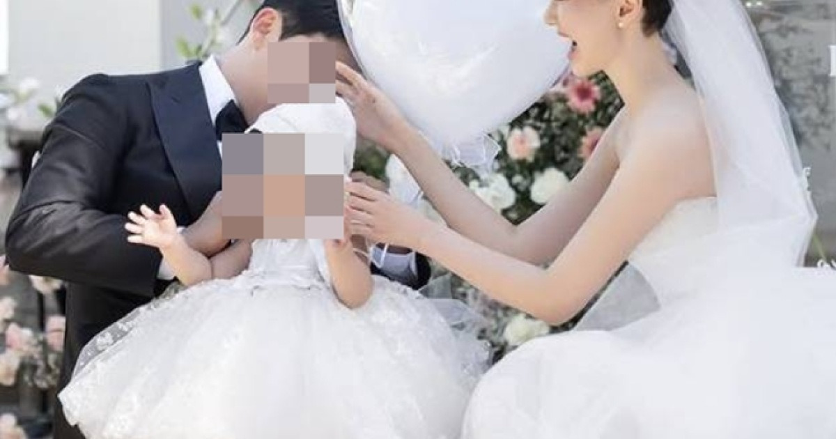 '결혼' 이유영, 쇼트커트에 드레스+딸 안고 행복한 웨딩마치 [이슈&톡]