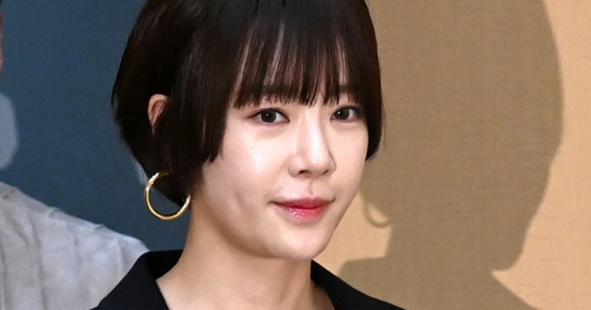 “심려 끼쳐 죄송” 42억 횡령 혐의 황정음, 1심 징역 2년·집행유예 4년 선고[SC이슈]