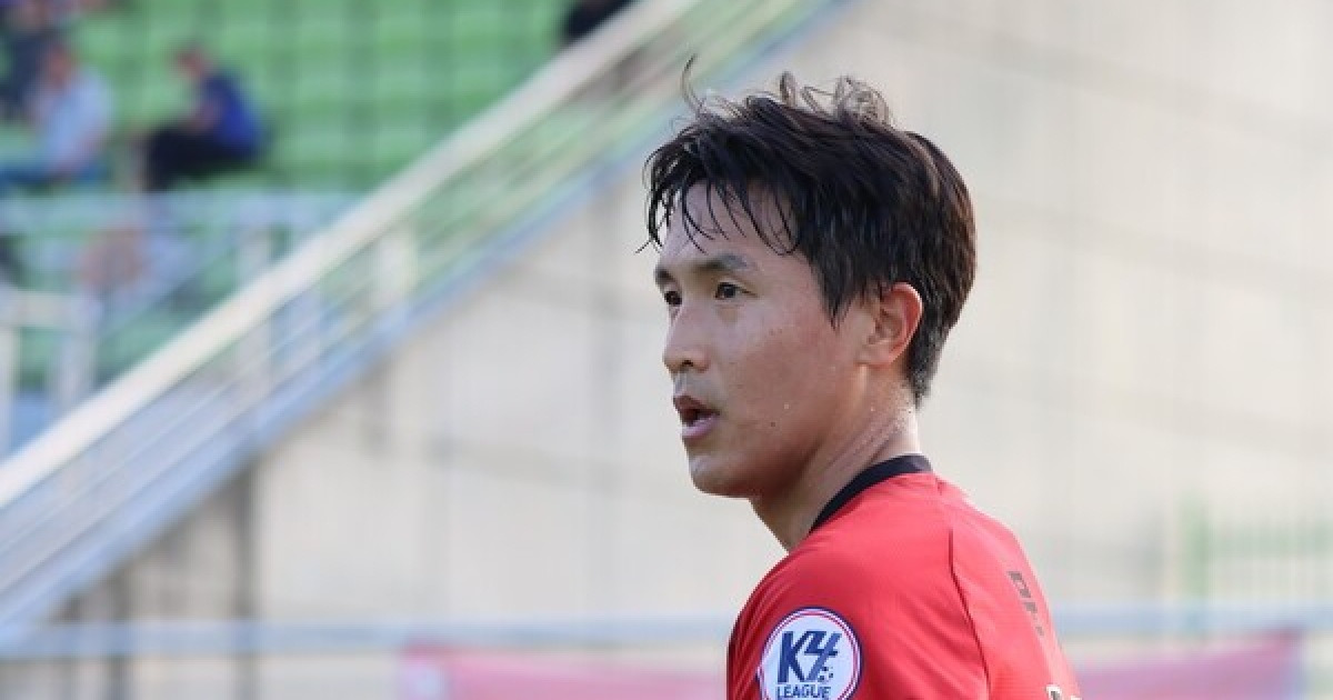 [공식 발표] 홍명보호 '살림꾼' 문기한, 17년 현역 생활 마침표…10월 4일 은퇴식