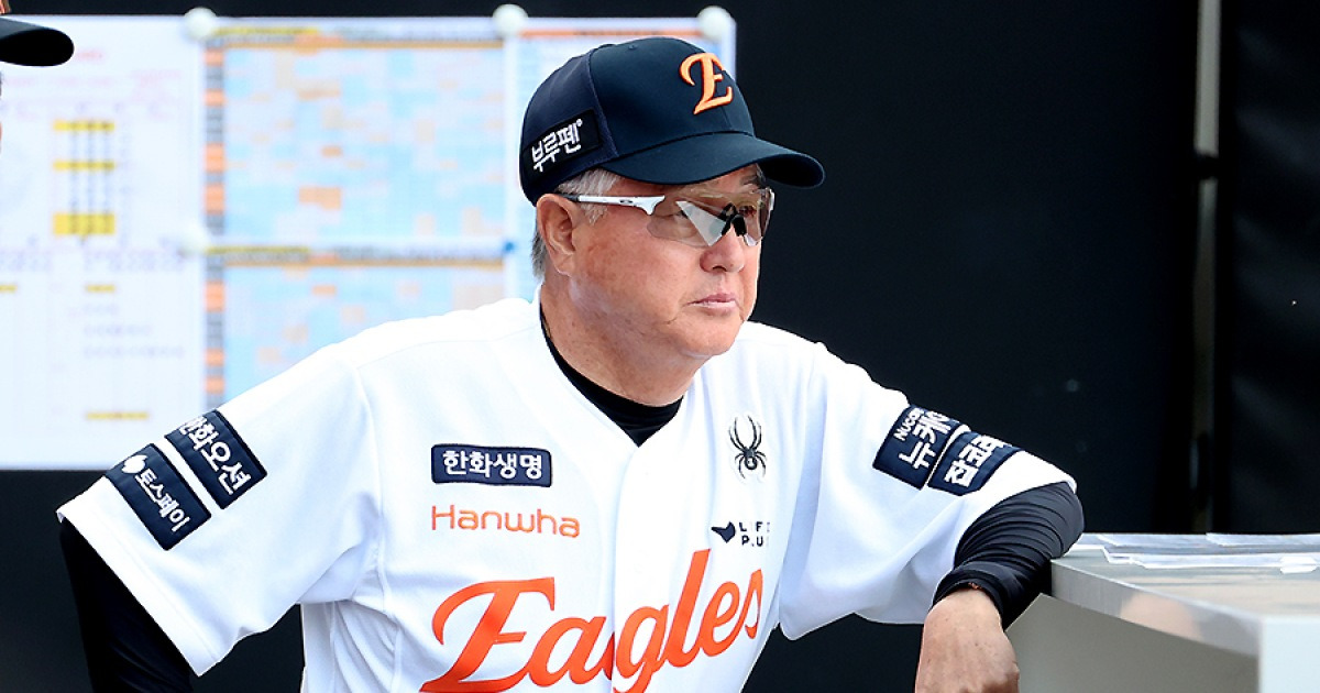 "LG 경기 봤죠, 봤지만…오늘 좋은 경기를" 1위 시나리오 생겼는데, 김경문 감독은 오늘도 '정중동'