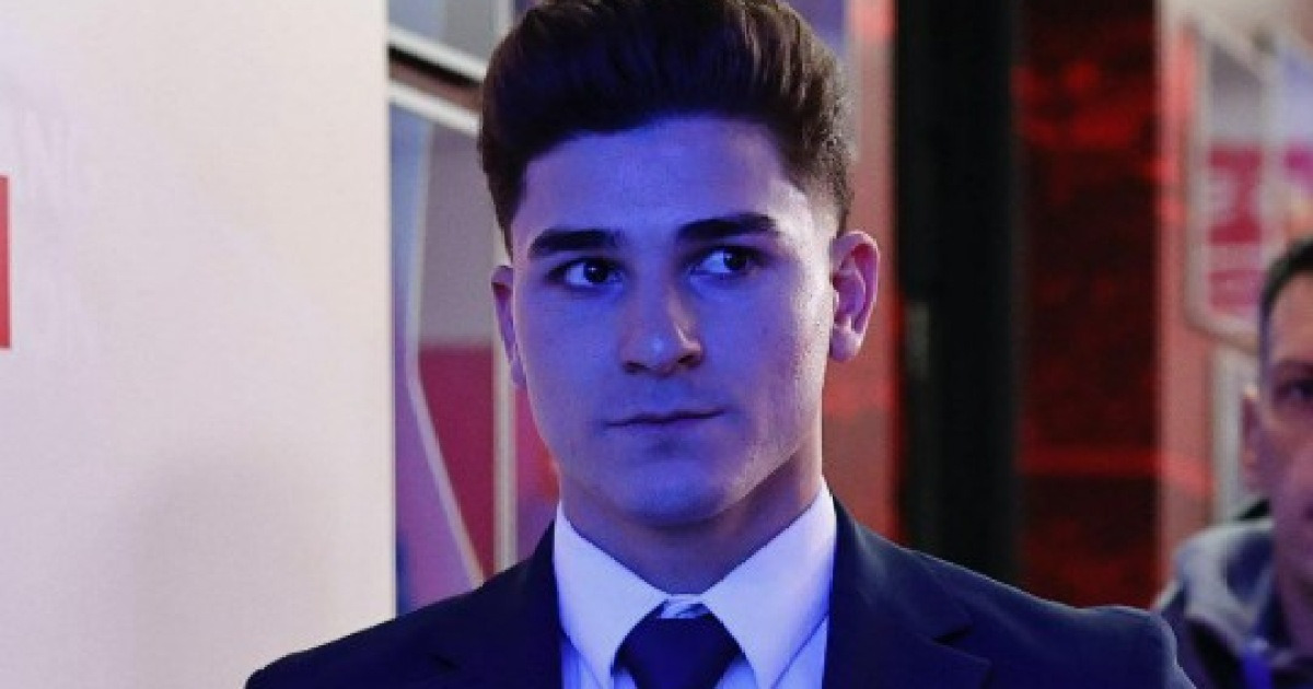 "왜 항상 나야? 맨날 나만 교체해" 불만 터트리고 해트트릭 작렬...풀타임 필요한 이유 증명→경기 후 감독과 포옹