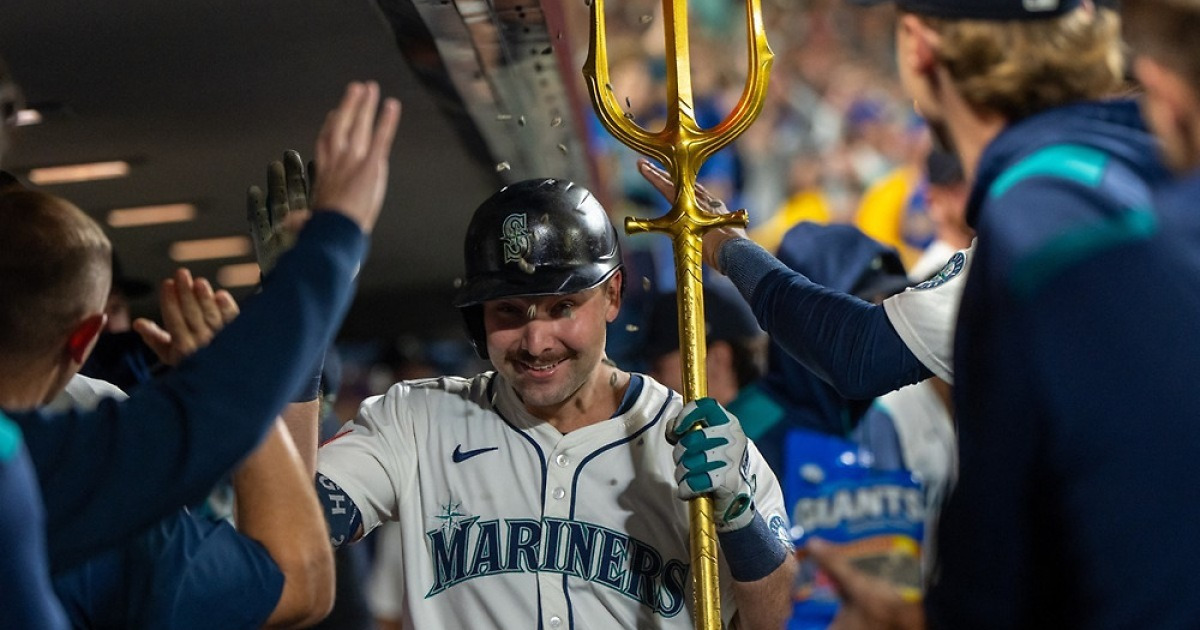 MLB 롤리, 시즌 59·60호 홈런…시애틀은 AL 서부지구 1위 확정