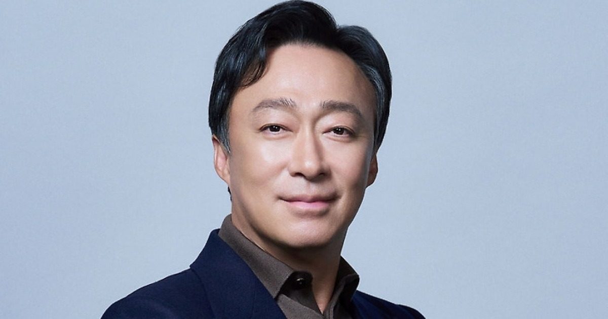이성민, 앞태 노출 이어 과감한 뒤태 노출…"부담 없어"('어쩔수가없다') [인터뷰③]