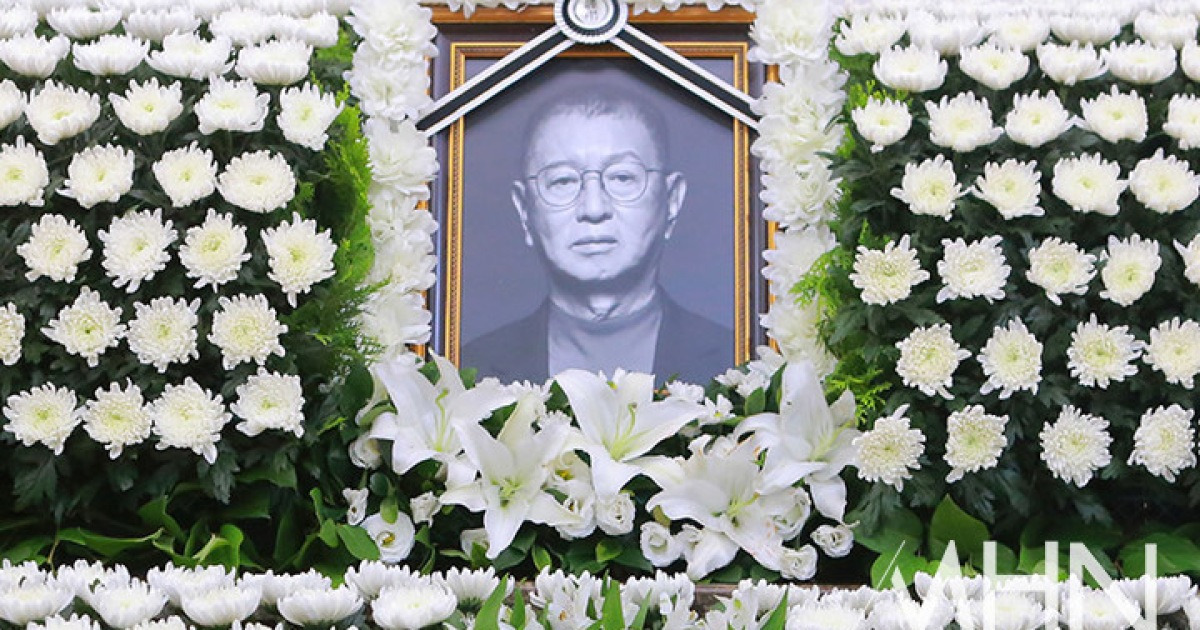 '참 잘 사셨네'....'전처' 진미령부터 '애제자' 김신영-조세호까지, 故전유성 추모 계속