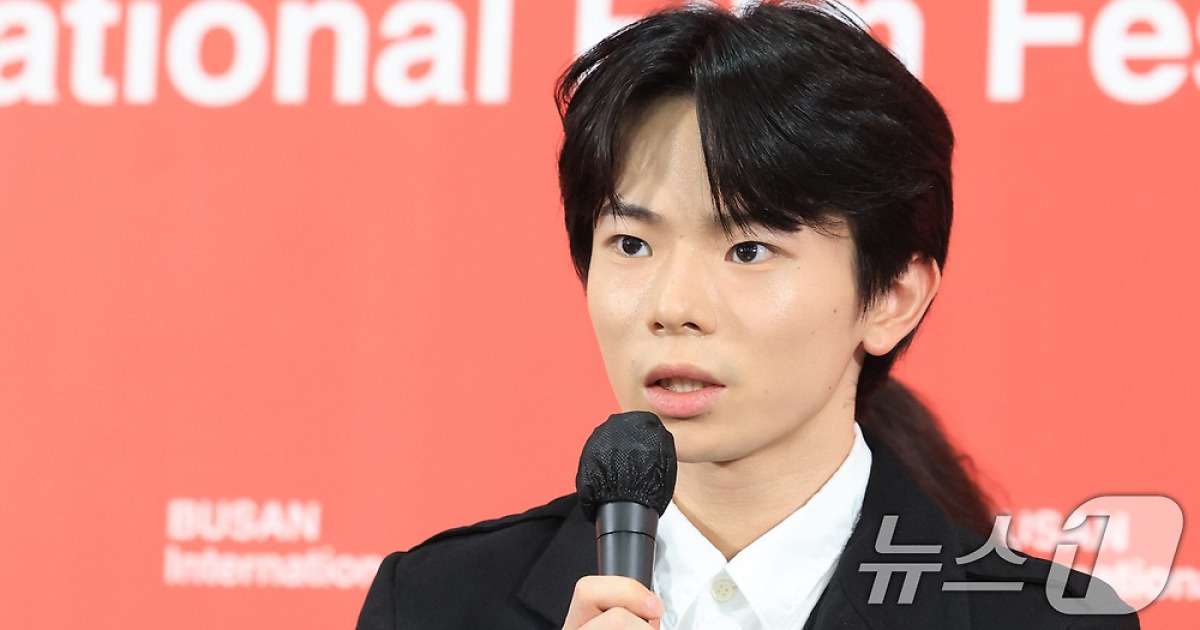 하야시 유타, 배우상 수상…"감명 깊은 상" [부산 어워드]