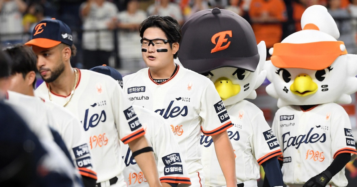 2.5G 차 '1위 싸움' 끝까지 간다…"류현진 덕에 경기 후반 역전 기회 잡을 수 있었다"