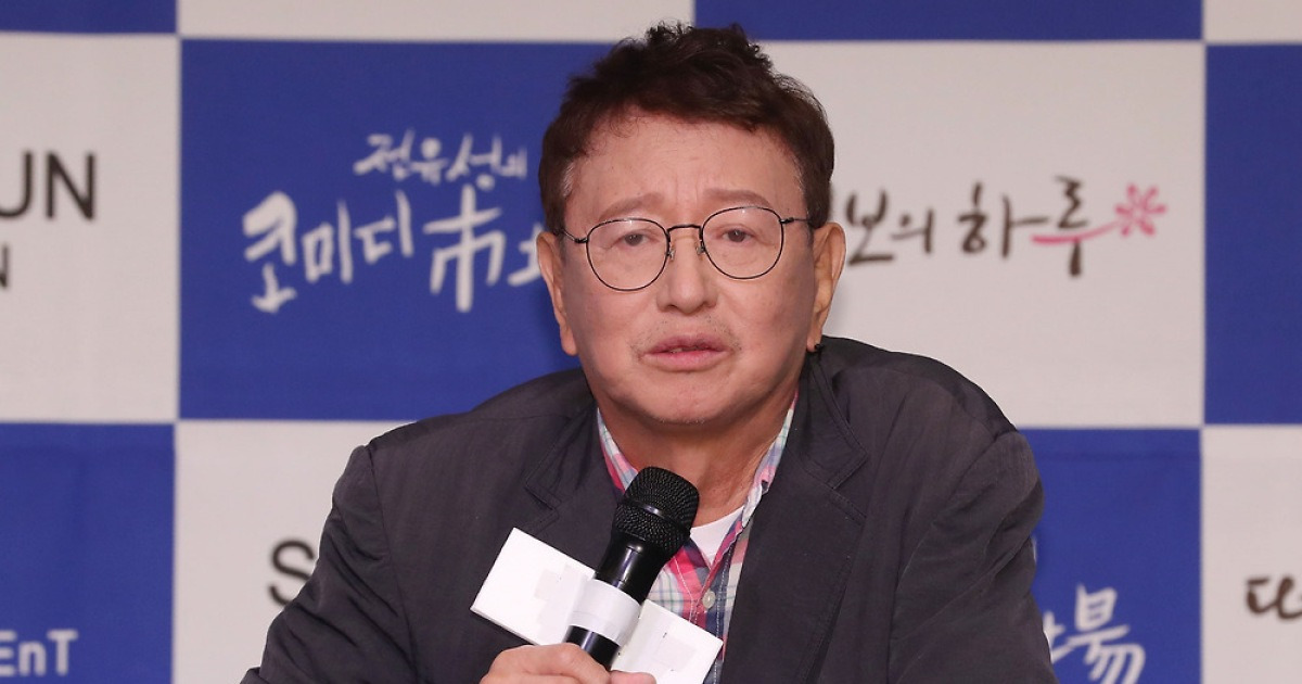 1호 개그맨이자 '위대한 자유인' 전유성, 하늘무대로 떠나다