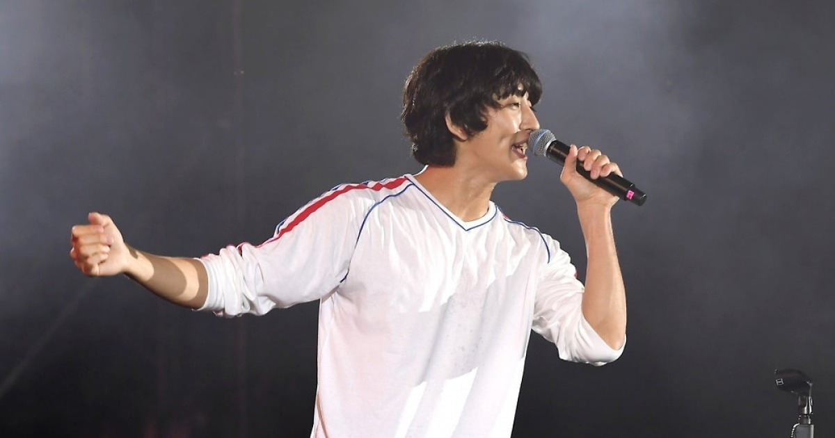 "좀이 쑤셔서" 잔나비 최정훈, 깜짝 등장했다…10분 일찍 무대 오른 이유 [ATA프렌즈]