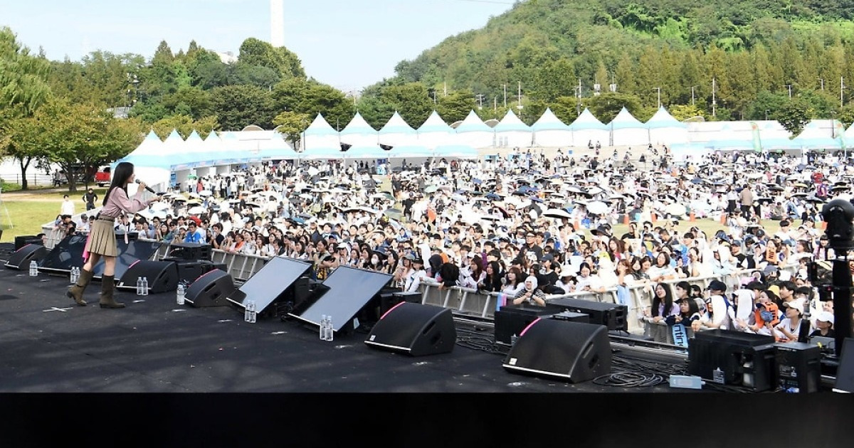 [종합] 깜짝 스포 쏟아졌다…김준수→잔나비 총출동, 불꽃 축제보다 뜨거웠던 'ATA페스티벌' 첫날 [ATA프렌즈]