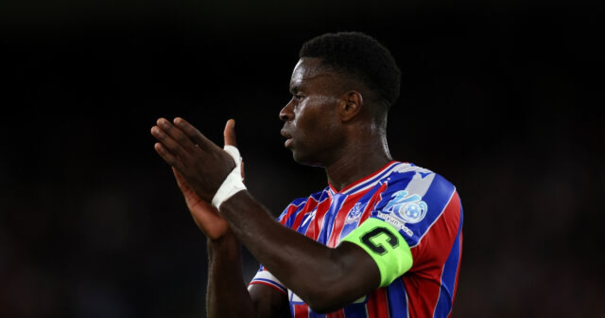 "태업 안 하는 게 특별한 일로 여겨지는 것이 의아"…'리버풀 이적 막혔던' CB 프로 정신 칭찬한 사령탑