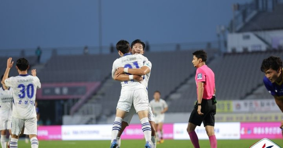 K리그2 2위 수원, 충남아산에 3-1 승리…1위 인천과 승점 7 차