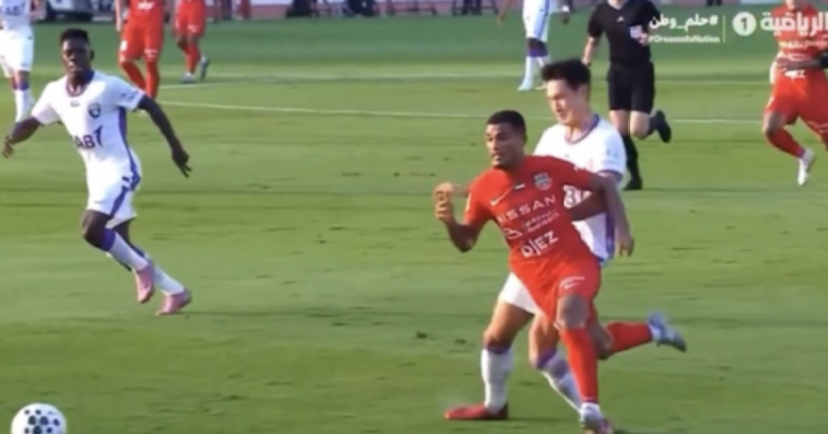 ‘공 이미 빠졌는데 무리한 백태클’ 국가대표 박용우, 충격적인 부상이유 밝혀졌다