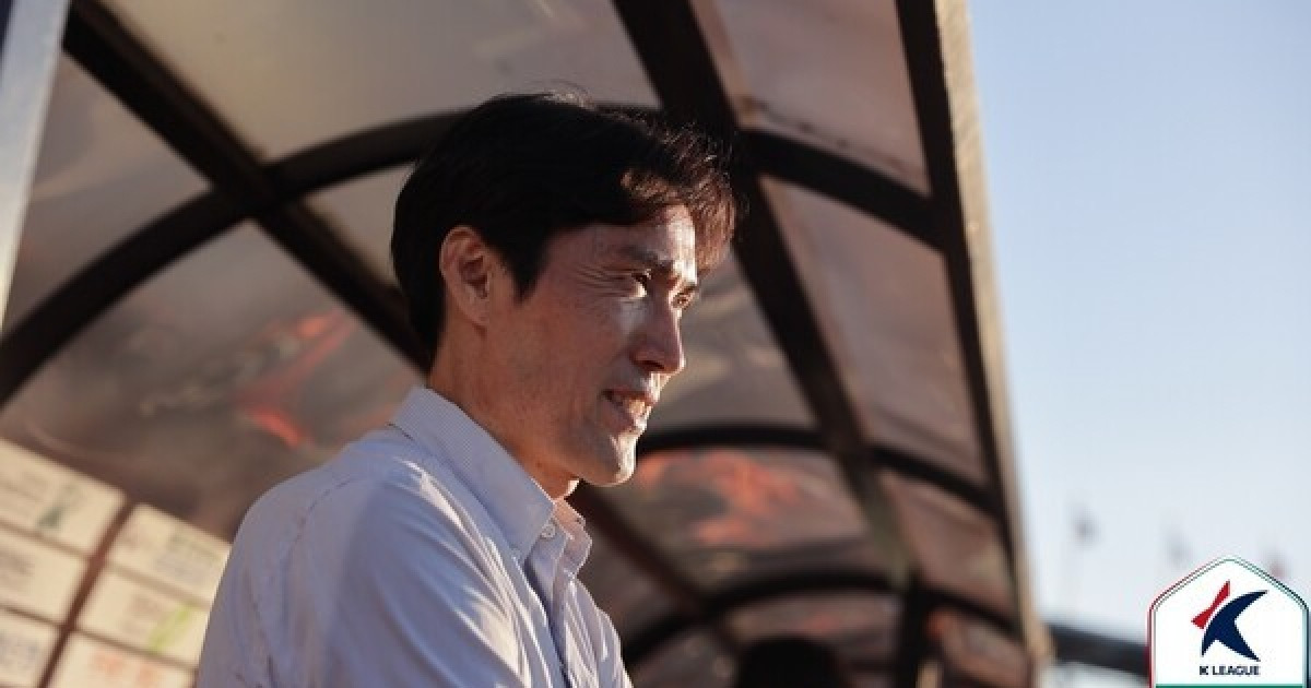 [현장목소리] "팬들에게 정말 죄송하다"...충북청주 김길식 감독, 커리어 첫 포백 활용에도 아쉬운 0-1 패배