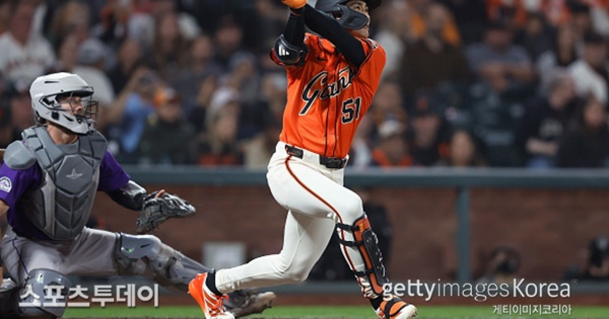 이정후, 시즌 12호 3루타 포함 3안타 활약…타율 0.264