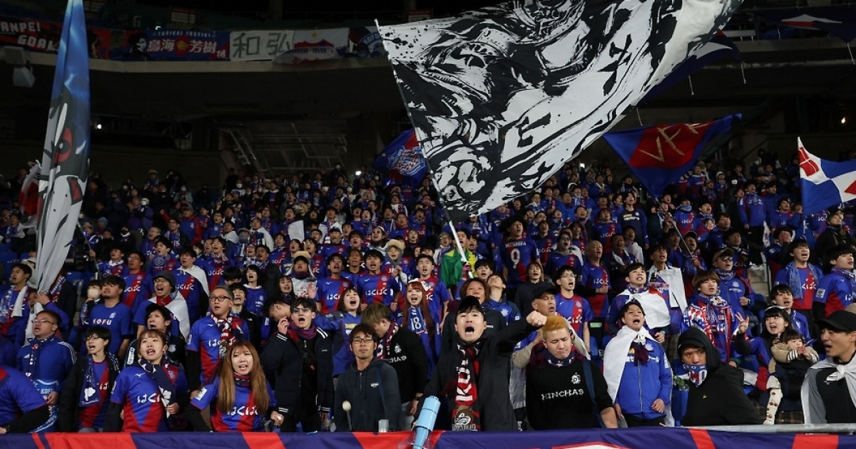 세계를 놀라게 한 日 명문, '충격' FIFA 징계 "진심으로 사과드린다"... 역대급 사태 발발