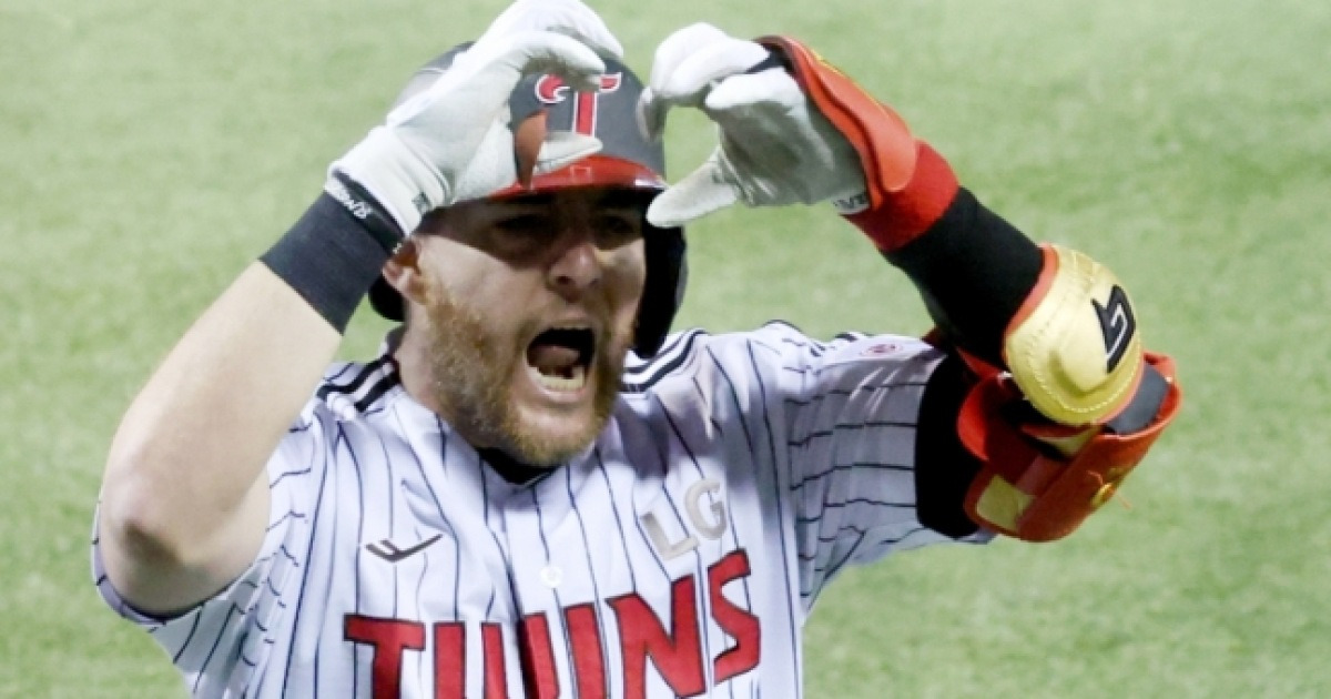 LG 정규 1위 매직넘버 '1', 한화 역전 우승 끝내 안되나... 문동주가 '⅔이닝 6실점' 무너졌다 [대전 현장리뷰]