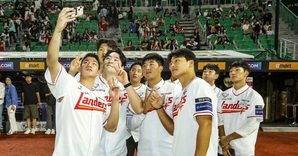 SSG 신인 10명 전원 계약+육성선수 4명 영입...청라돔 시대 위한 미래 전력 완성 [오피셜]