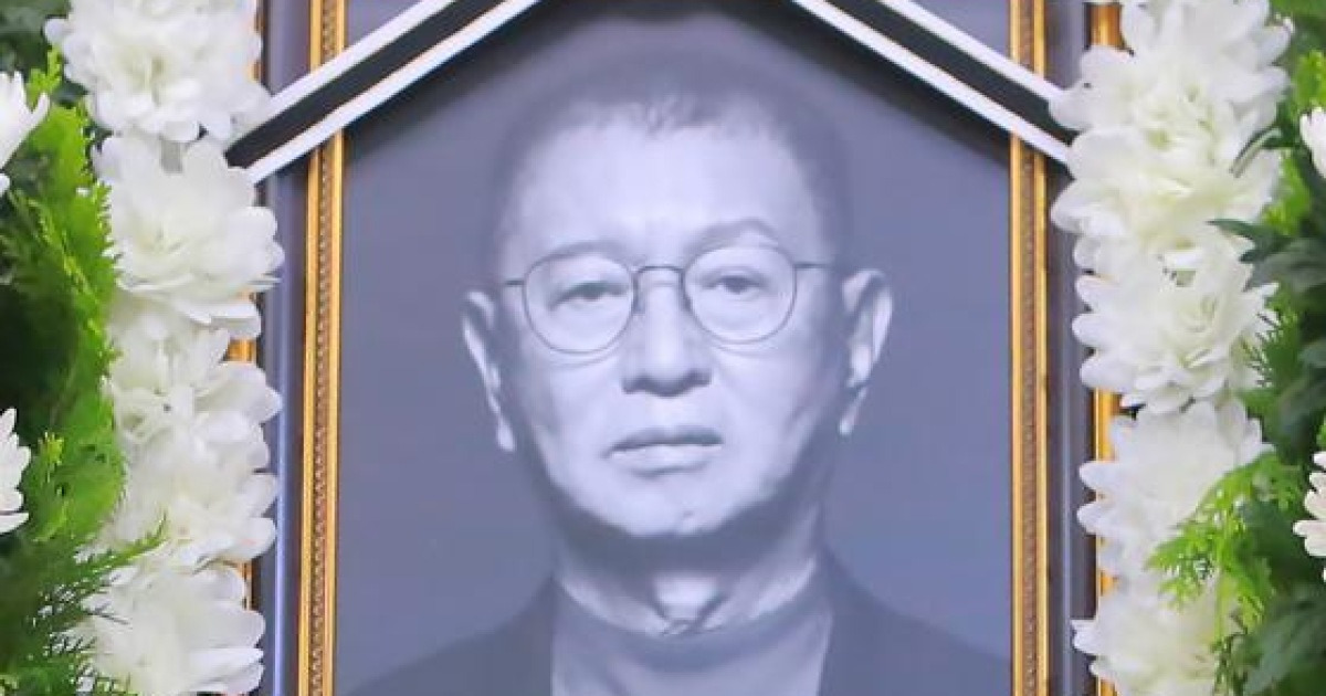 개그계 큰 별 지다…故전유성, 후배들 배웅 받으며 영면(종합)