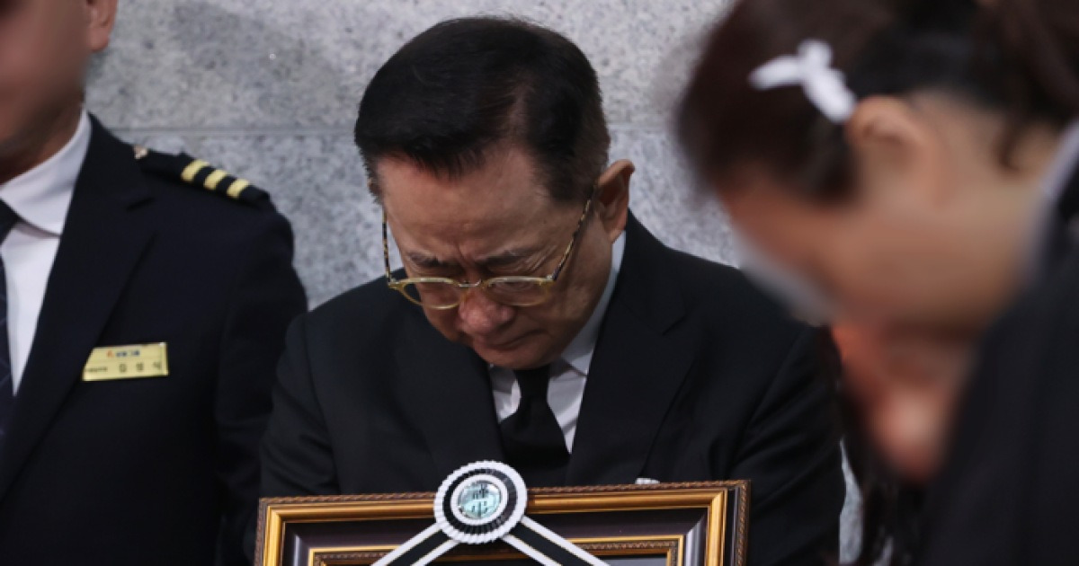 전유성, 마지막 길…영정 든 이홍렬 “형님, 보고 싶을거예요”