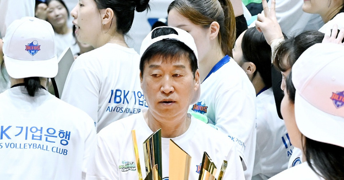 "형님, 몇 년 해야 이해될 겁니다"…여자팀 첫 우승 트로피 들어올린 백전노장이 떠올린 한마디[여수 코멘트]