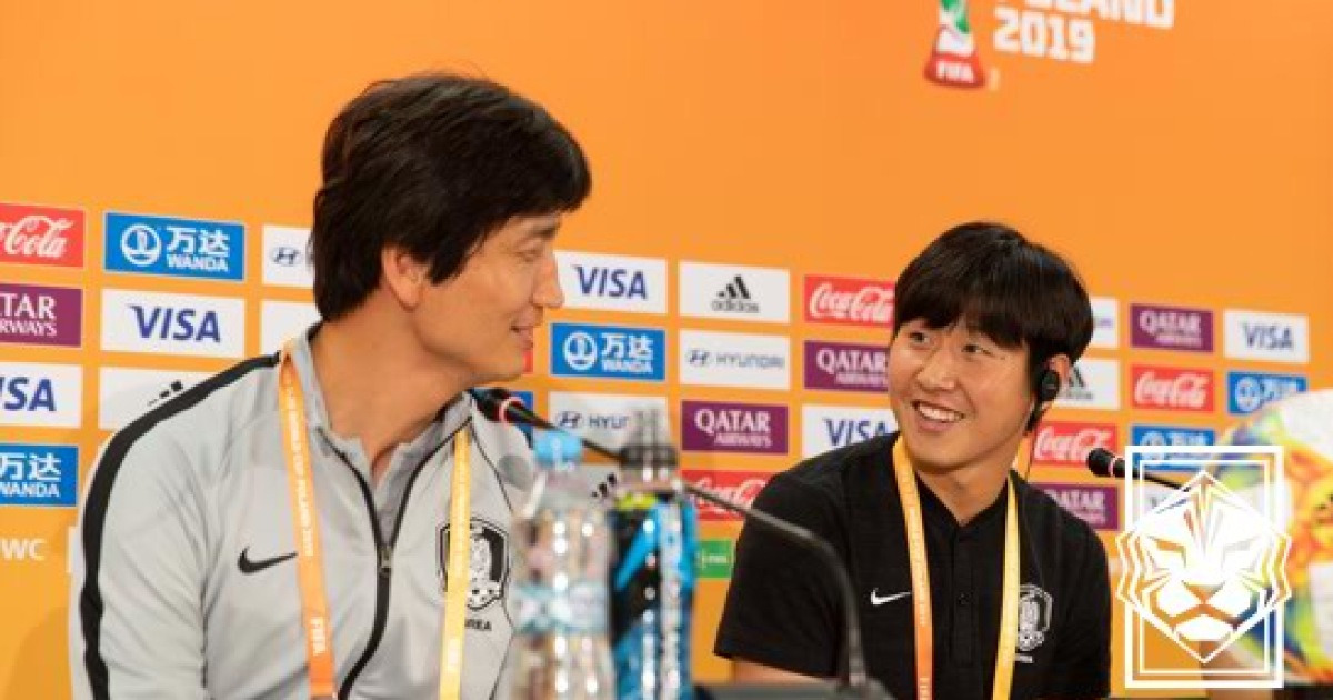 [BE.현장] "우크라이나는 이겼으면" 'U-20 WC 준우승 신화' 정정용 감독, 첫 경기 나서는 이창원호 응원… 하필 또 우크라이나