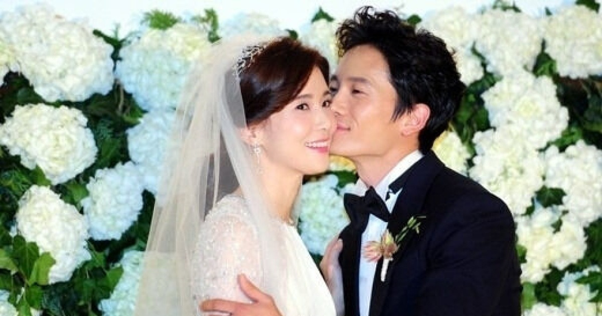 '결혼 12주년' 지성♥이보영, 두 자녀와 여전히 알콩달콩