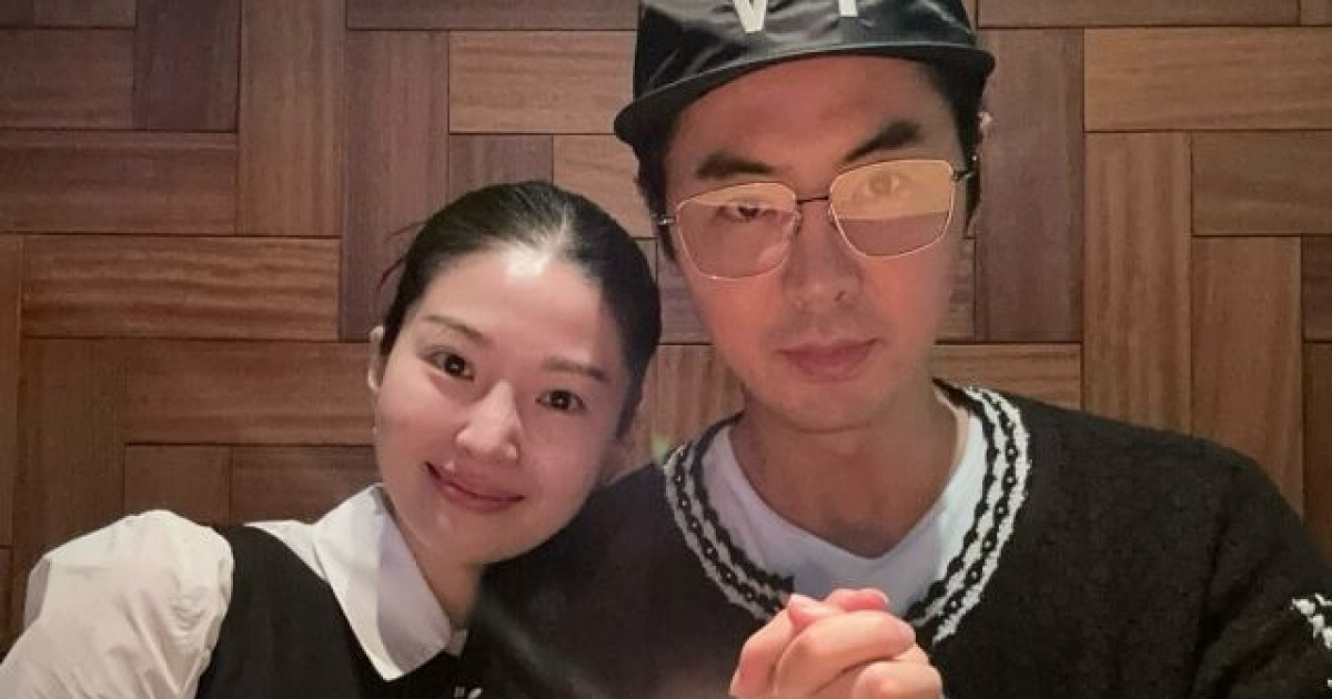 류이서♥전진, 커플룩 입고 '결혼 5주년' 파티…