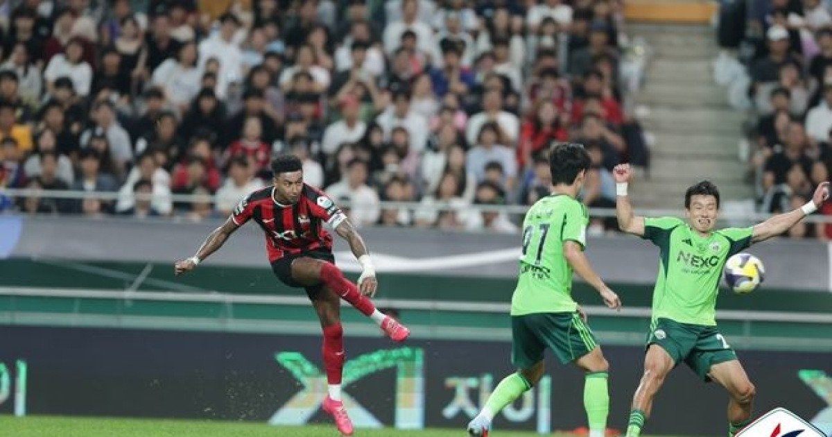 '교체 후 물병 뻥' 린가드, 김기동 감독은 감쌌다..."프로라면 누구나 90분 원해" [오!쎈 현장]