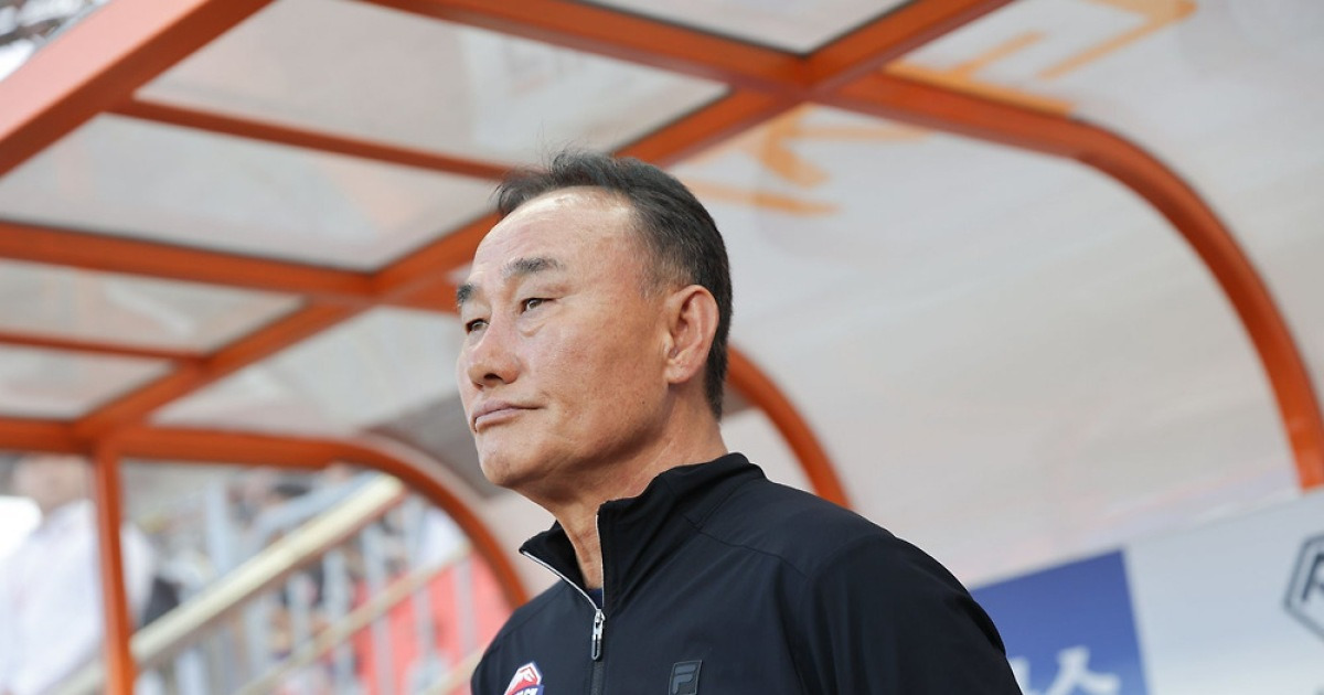 김학범 감독 결국 자진사퇴…제주, 김정수 코치 대행체제 전환